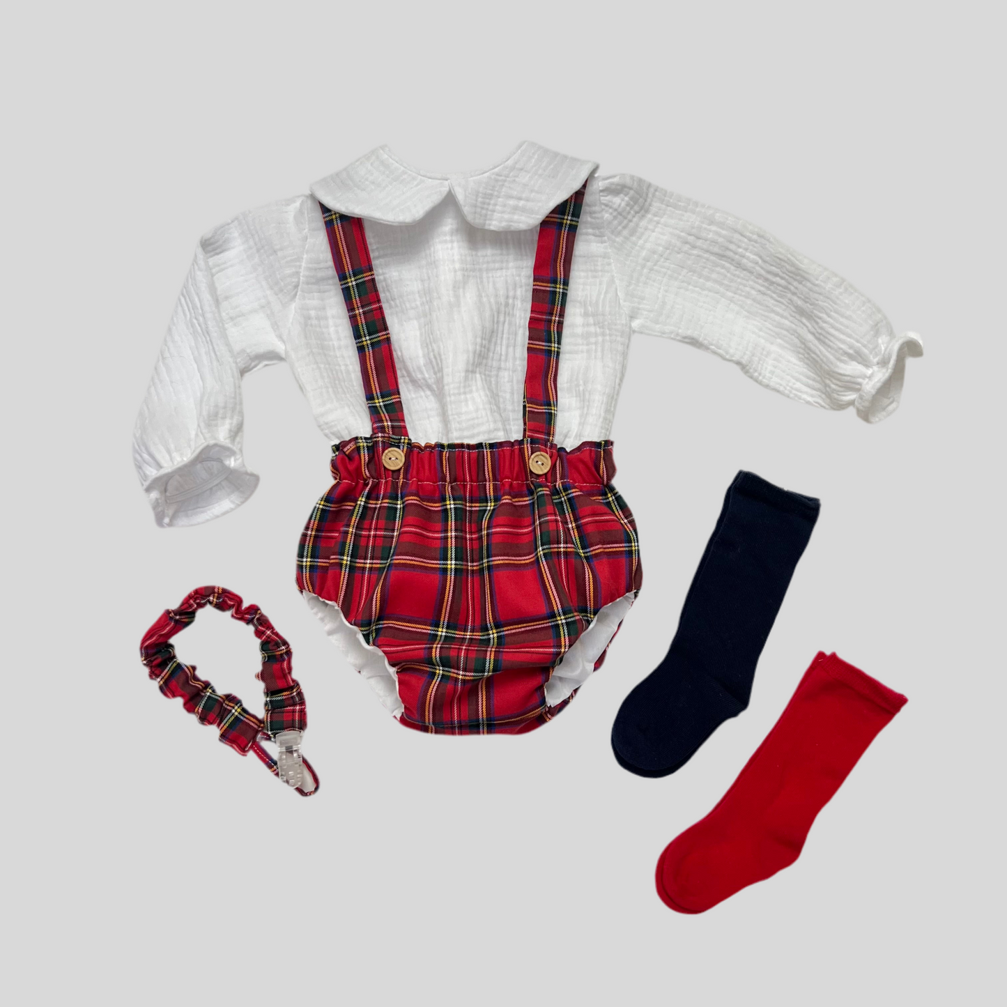 Cubrepañal con tirantes Tartán Rojo